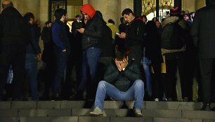 Armėnų protestuotojai prie parlamento