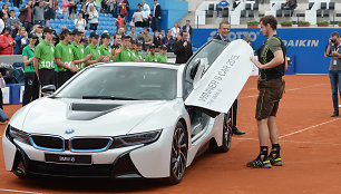 Andy Murray laimėjo BMW i8 automobilį