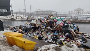 Vaizdas Vilniaus Pelesos gatvėje, kur buvo i&scaron;verstos &scaron;iuk&scaron;lės