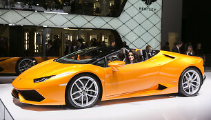 &bdquo;Lamborghini&ldquo; stendas Frankfurto automobilių parodoje