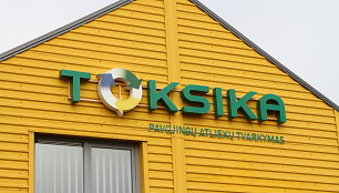 „Toksika“ uždaryto sąvartyno teritorijoje už 3 mln. eurų pradėjo statyti saulės parką