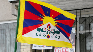 Seime lankysis trys Tibeto parlamento tremtyje atstovai