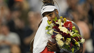 Emocijų pliūpsnis Toronte: po 7 metų tame pačiame korte Serena ir vėl neprilygo šveicarei