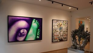 Kaireje puseje Olego Tselkovo paveikslas galerijoje