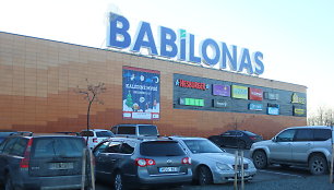 Automobiliai prie PPC „Babilonas“