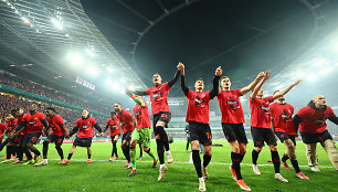 "Bayer" futbolininkai švenčia patekimą į finalą