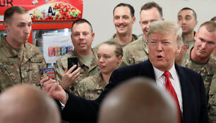 Donaldas Trumpas Irake su JAV kariais