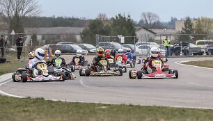 Kartų i&scaron;tvermės varžybos Auk&scaron;tadvario kartodrome