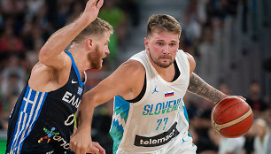 Luka Dončičius prieš Thomasą Walkupą