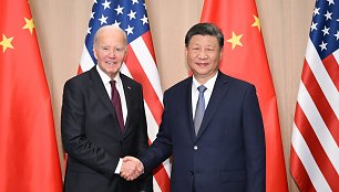 Xi Jinpingas su J. Bidenu Limoje / Li Xueren / ZUMAPRESS.com