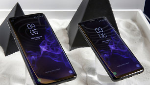 „Samsung“ pristatė naujausius „Galaxy S9“ modelio telefonus