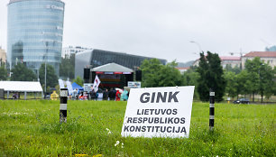 Šeimų sąjūdžio protestas prie Seimo