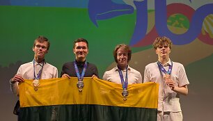 Lietuvių moksleivių komanda Filipinuose, tarptautinėje biologijos olimpiadoje