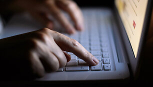 Are&scaron;tuoti de&scaron;imtys žmonių, įtariami vaikų tvirkinimu internete