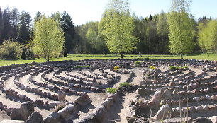 Energetinių labirintų ir geometrinių figūrų parkas