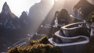 Tianmen&scaron;ano didžiųjų vartų kelias (Tianmen Shan Big Gate Road)