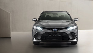 „Toyota Camry“ 