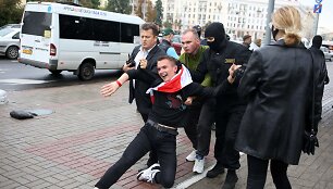 Baltarusijoje sulaikomi protestuotojai