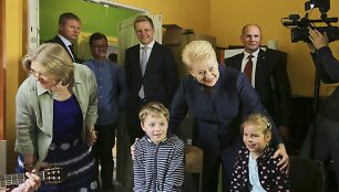 Prezidentė Dalia Grybauskaitė lankėsi Antakalnio atvirame jaunimo centre ,,Žalianamis&ldquo;