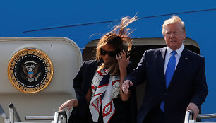 Donaldas ir Melania Trumpai atvyko į Didžiąją Britaniją