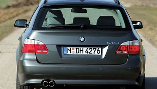 BMW 545i