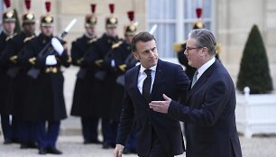 Emmanuelis Macronas ir Keiras Starmeris
