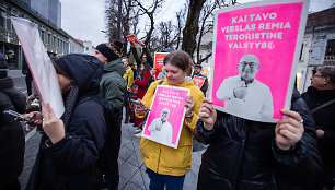 „Politinės veidmainystės gimtadienio“ protestas pirieš Visvaldą Matijošaitį