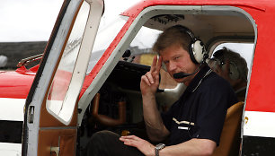 Rolandas Paksas lėktuve 2006 metais