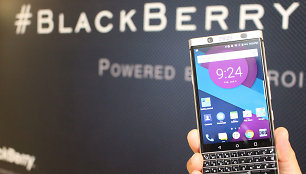 2017 metais pristatytas išmanusis telefonas „Blackberry Key One“