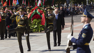 Aliaksandras Lukašenka dalyvauja  gegužės 9-osios parade Minske