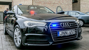 Nežymėtas „Audi A6 quattro”  policijos automobilis