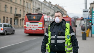 Srautų koordinavimas ir dezinfekcija vie&scaron;ojo transporto stotelėse