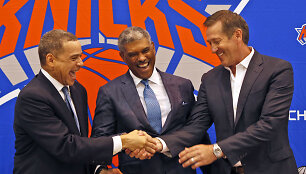 Nuo tada, kai &bdquo;Knicks&ldquo; pakvietė J.Hornaceką (de&scaron;inėje) pernai birželį,  NBA komandose nėra naujų trenerių.