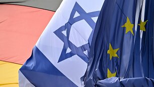 Izraelio ir ES vėliavos / TOBIAS SCHWARZ / AFP