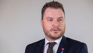 Kastytis Žuromskas ai&scaron;kinasi apie jį į ministrus delegavusios &bdquo;Nemuno au&scaron;ros&ldquo; daromą įtaką jo kuruojamos srities sprendimams, partijos narių galimus pažeidimus statybų ir aplinkosaugos srityse