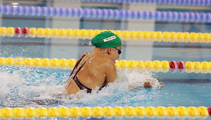 Pirmi medaliai – kišenėje: gimtajame Kaune R.Meilutytė per 5 minutes nuskynė du aukso apdovanojimus