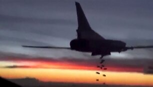 Lapkričio 19 diena. Rusijos lėktuvas, bombarduojantis Siriją