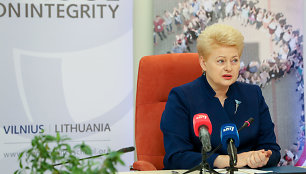 Prezidentė Dalia Grybauskaitė lankosi „Transparency school“ stovykloje