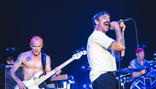 "Red Hot Chili Peppers" 