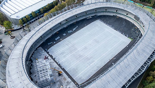 Stadiono veja uždengta agroplėvele