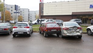 Keturių automobilių avarija Šeškinėje