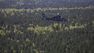 Karinių oro pajėgų sraigtasparnis AS-365 &bdquo;Dauphin&ldquo;