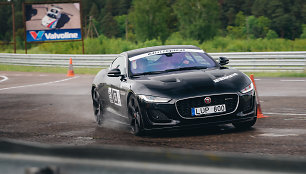 Karolis Raišys ir Justė Šataitė nugalėjo  Press Rally 5000+ Sport įskaitoje vairuodami „Jaguar F-Type“