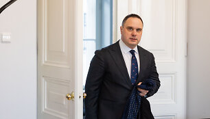 Andriaus Vy&scaron;niausko, nuteisto už sukčiavimą, piktnaudžiavimą ir dokumentų klastojimą, nagrinėjama byla