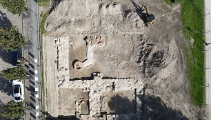 &Scaron;v. Jono bažnyčios archeologiniai kasinėjimai i&scaron; pauk&scaron;čio skrydžio. 