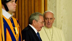 Raulis Castro susitiko su popiežiumi Pranci&scaron;kumi
