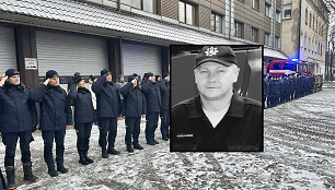 Lietuvos ugniagesiai gelbėtojai Tylos minute pagerbė žuvusio kolegos Rolando Venslauskio atminimą