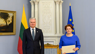 Prezidentas Gitanas Nausėda ir Lietuvos ambasadorė Indijoje Diana Mickevičienė