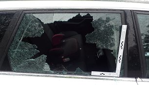 Stadiono liekanų sprogdinimas Vilniuje – vėl su nuostoliais: šįkart dužo BMW stiklas