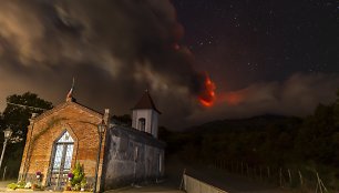 Italijoje išsiveržė Etnos ugnikalnis